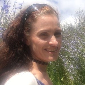 Meet your Posher, Desiree
